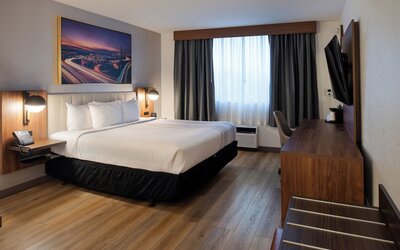 La Quinta Inn & Suites by Wyndham Seattle Sea-Tac Airport