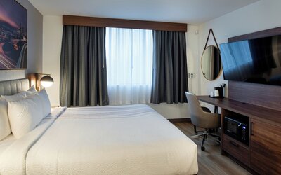 La Quinta Inn & Suites by Wyndham Seattle Sea-Tac Airport