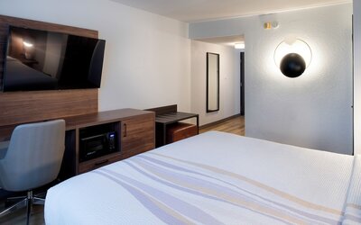La Quinta Inn & Suites by Wyndham Seattle Sea-Tac Airport