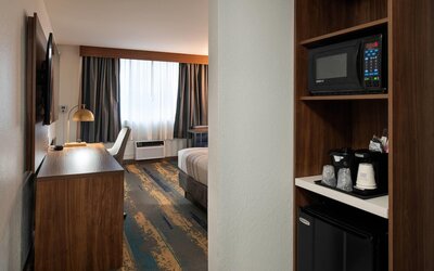 La Quinta Inn & Suites by Wyndham Seattle Sea-Tac Airport