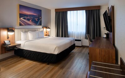 La Quinta Inn & Suites by Wyndham Seattle Sea-Tac Airport