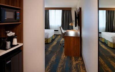 La Quinta Inn & Suites by Wyndham Seattle Sea-Tac Airport