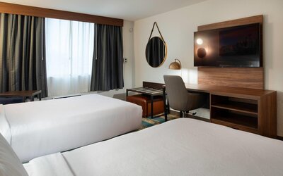 La Quinta Inn & Suites by Wyndham Seattle Sea-Tac Airport