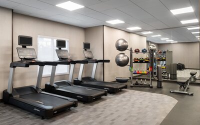 Courtyard by Marriott Seattle SeaTac Airport
