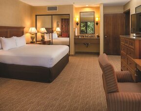 DoubleTree by Hilton Seattle Airport
