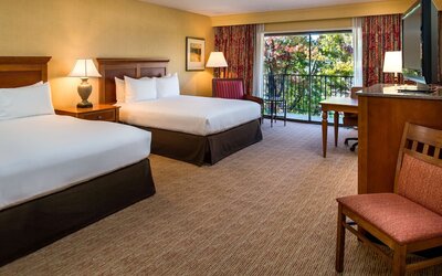 Deluxe Room, 2 Queen Beds, Balcony