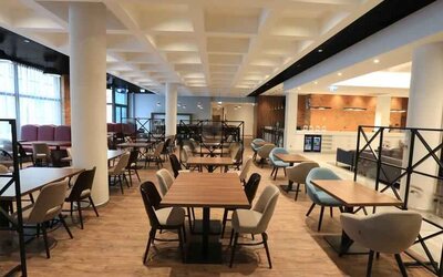 Dining area perfect for co-working at the Hampton by Hilton Gdansk Old Town.