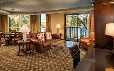 Standard Room, 1 King Bed, Accessible (RI Shower)