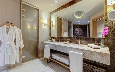spacious and clean bathroom and shower at Mersin HiltonSA.