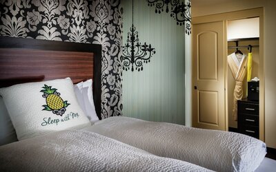 Staypineapple, The Maxwell Hotel, Seattle Center Seattle