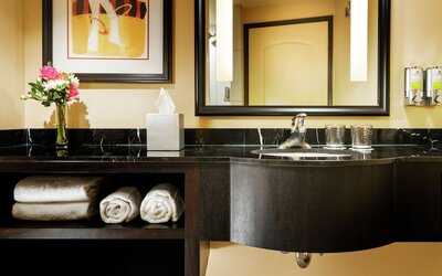 Staypineapple, The Maxwell Hotel, Seattle Center Seattle