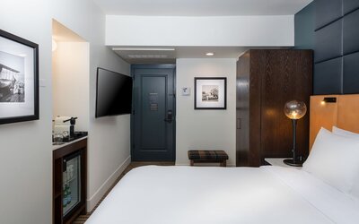 Hotel Theodore Seattle Downtown, Tapestry by Hilton