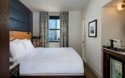 Hotel Theodore Seattle Downtown, Tapestry by Hilton