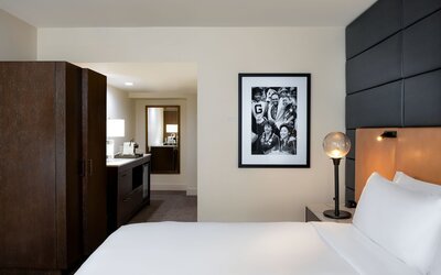 Hotel Theodore Seattle Downtown, Tapestry by Hilton