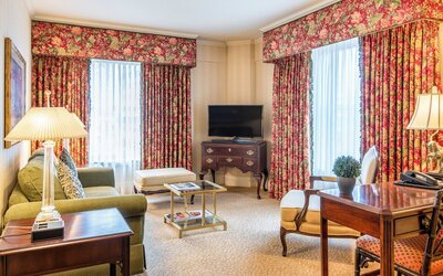 Mayflower Park Hotel