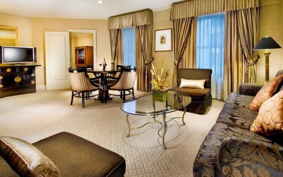 Mayflower Park Hotel