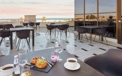 Outdoor terrace suitable as workspace at the Hilton Garden Inn Al Jubail.