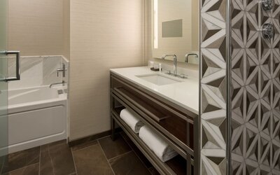 Embassy Suites by Hilton Seattle Downtown Pioneer Square