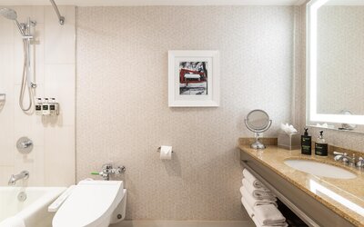 Coast Seattle Downtown Hotel by APA