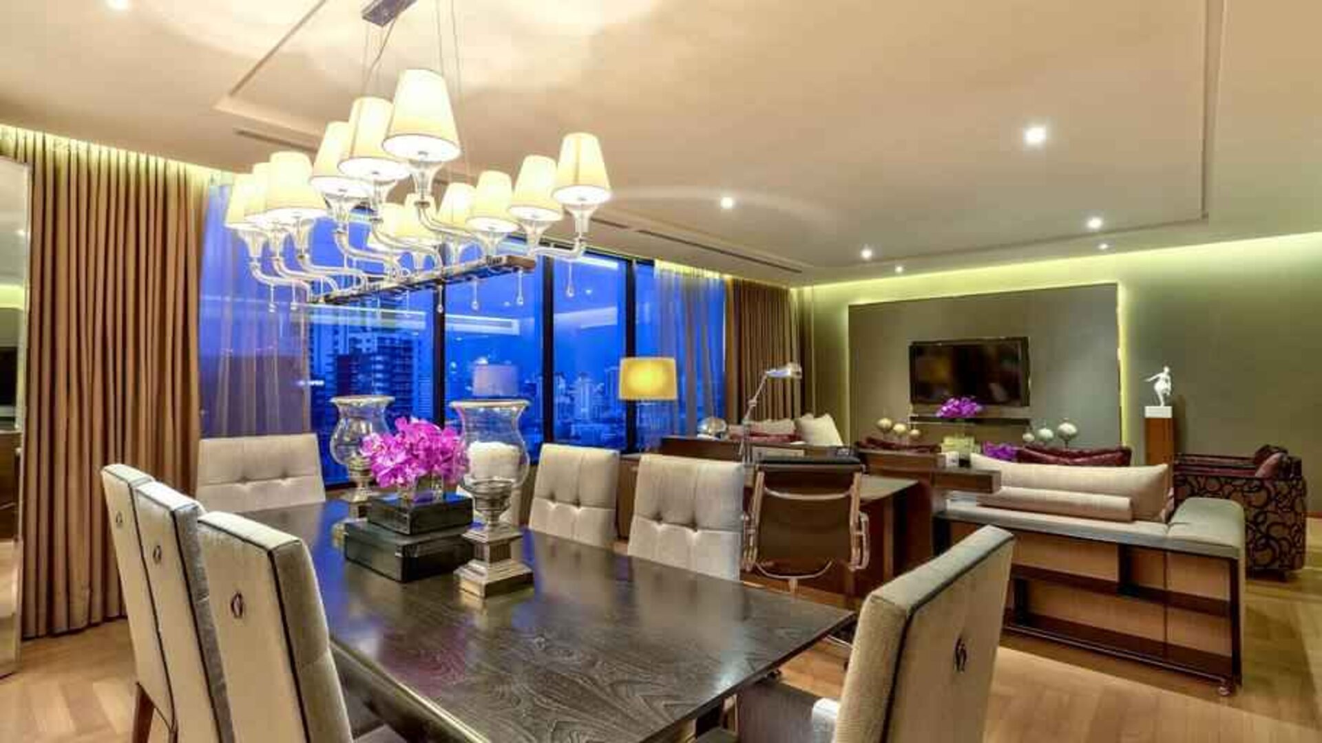 Spacious living room perfect as workspace at the Hilton Sukhumvit Bangkok.