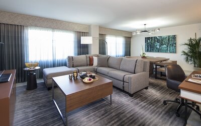 Universal’s Loews Royal Pacific Resort