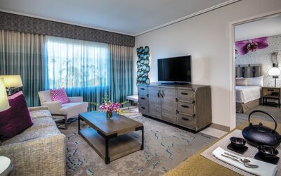 Universal’s Loews Royal Pacific Resort