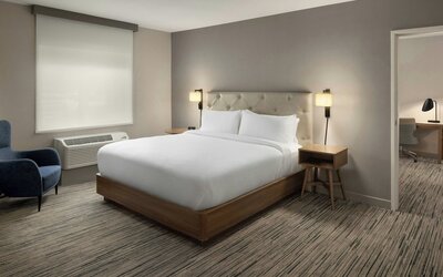 Four Points by Sheraton Downtown Seattle Center