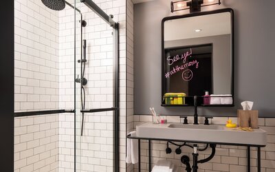 MOXY Seattle Downtown