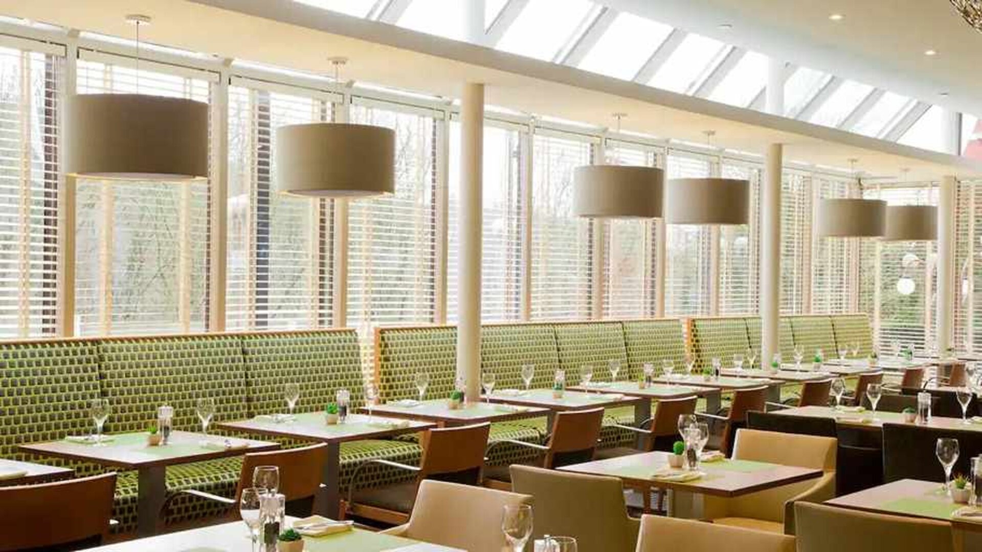 comfortable dining room ideal as a coworking space at DoubleTree by Hilton Luxembourg.