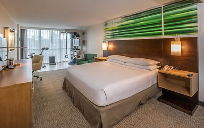 DoubleTree by Hilton at the Entrance to Universal Orlando