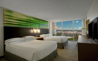 DoubleTree by Hilton at the Entrance to Universal Orlando