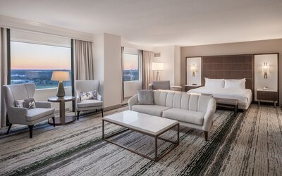 Room, 1 King Bed, Accessible (Roll-In Shower)