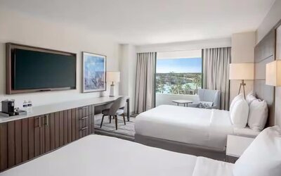 Room, 2 Queen Beds, Accessible (Roll-in Shower)