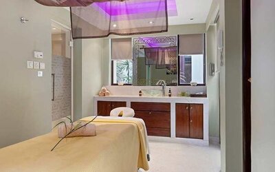 relaxing massage and spa available at Hilton Luxor Resort & Spa.