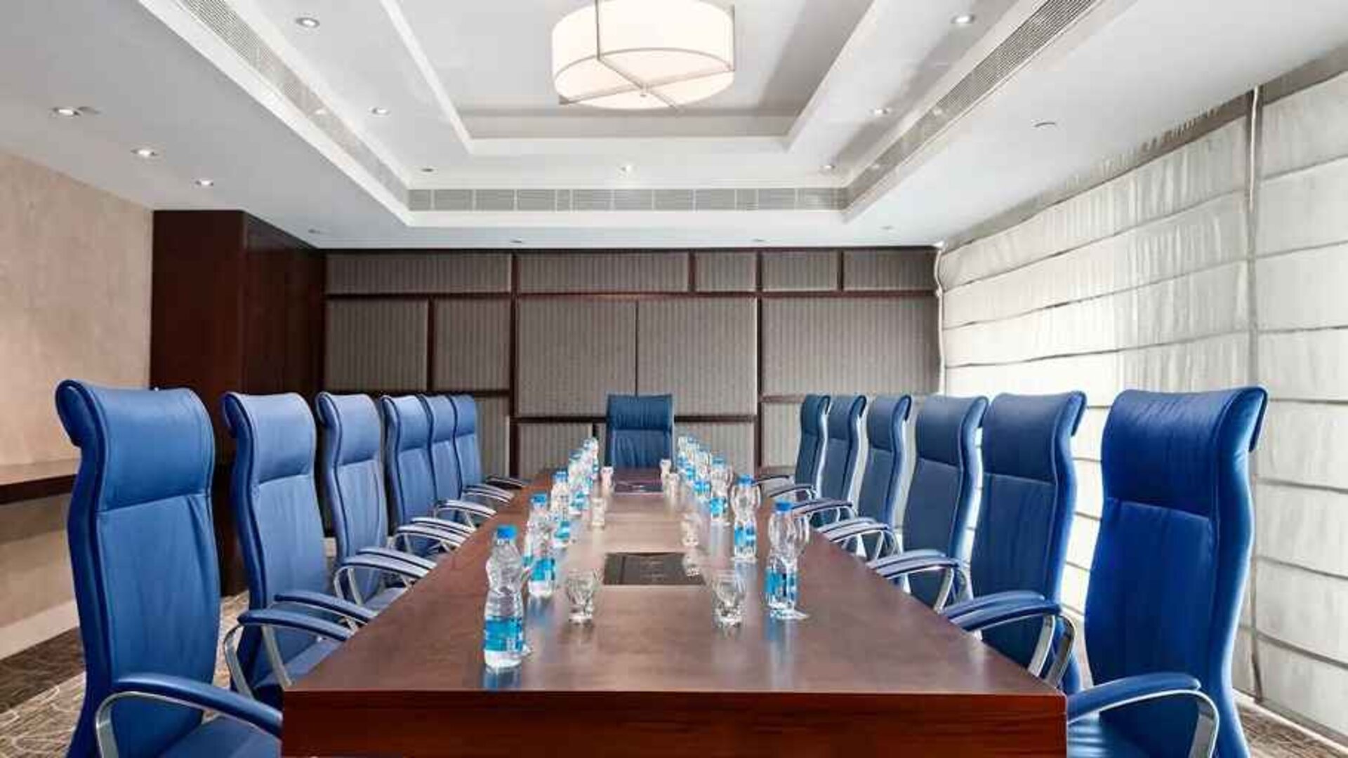 professional meeting room for business meetings at Hilton Chennai.