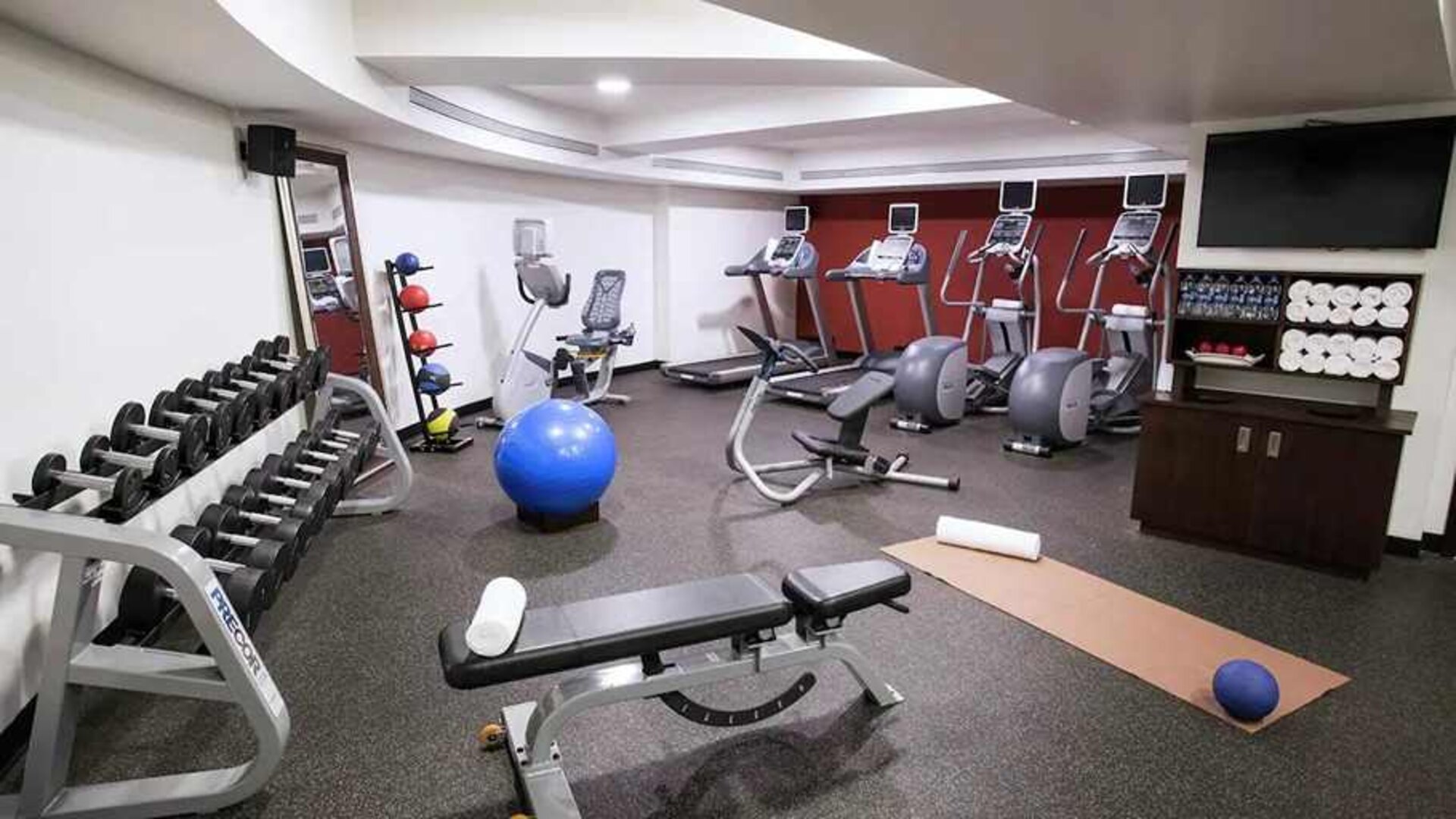 well equipped fitness center at Hilton Garden Inn Trivandrum.