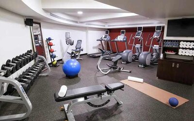 well equipped fitness center at Hilton Garden Inn Trivandrum.