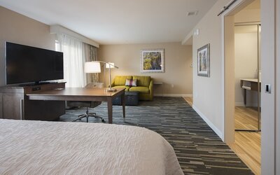 Hampton Inn & Suites Seattle/Redmond