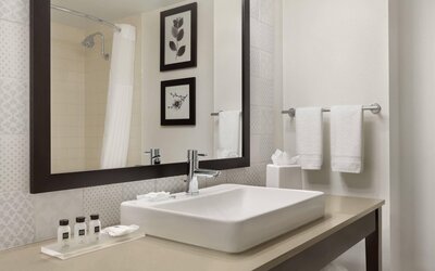 Country Inn & Suites by Radisson, Seattle-Bothell, WA