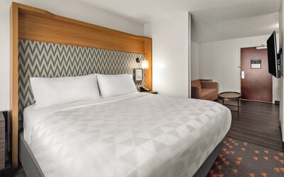 Holiday Inn & Suites Bothell by IHG