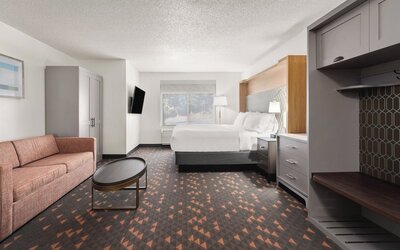 Holiday Inn & Suites Bothell by IHG