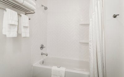 Holiday Inn & Suites Bothell by IHG