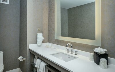 Hilton Garden Inn Seattle Bellevue Downtown, WA