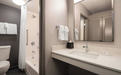 Courtyard by Marriott Seattle Southcenter