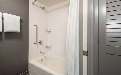 Courtyard by Marriott Seattle Southcenter