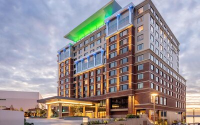 Hyatt Regency Lake Washington at Seattle’s Southport
