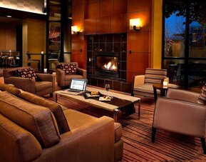 Courtyard by Marriott Seattle Sea-Tac Area