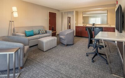Courtyard by Marriott Seattle Sea-Tac Area