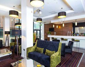 Comfortable lobby, lounge, and bar area. 