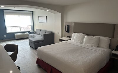La Quinta Inn & Suites by Wyndham Albuquerque Midtown